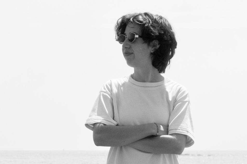 Alexa Tabbacchino posing in sunglasses
